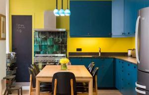 Tándem de color impresionante para su cocina. 6 combinaciones de colores elegantes