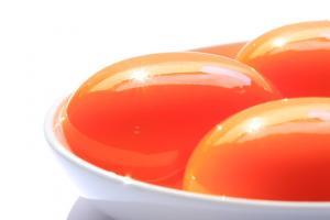 Huevos en el color "correcto": cómo hacer yema naranja