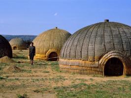 Por qué los pueblos indígenas de África construyen casas redondas