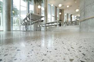 Hormigón pulido: cómo hacer un piso barato y original