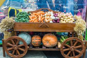 El comercio se hace más rentable para los agricultores y los comerciantes privados más fácil acceso a los mercados