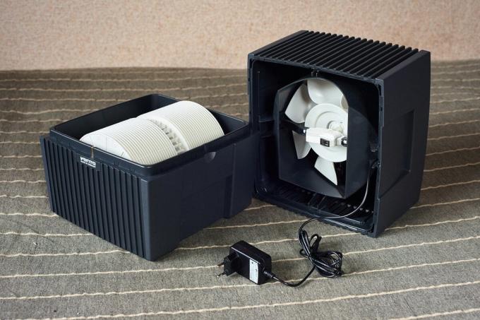 En la foto - modelo de pequeña casa mi filtro de aire. Sólo funciona el ventilador, el tambor y el agua en el tanque.