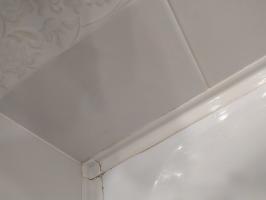 Linóleo en las paredes en el baño en lugar de baldosas: presupuesto y terminar rápido sin costuras, el moho