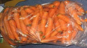 Cómo mantener las zanahorias en una bolsa de plástico hasta la próxima cosecha.