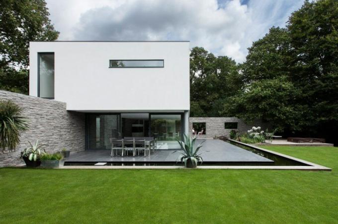 La casa en el estilo del minimalismo