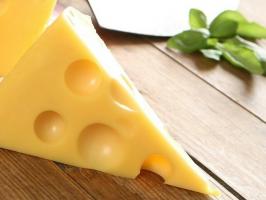 ¿Cuáles son los beneficios de queso, y si puede dañar
