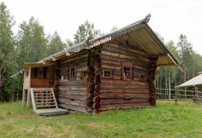Construcción de una cabaña de madera vieja de Rusia en secreto y sin el uso de clavos