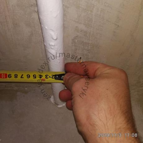 Medimos el diámetro del tubo.