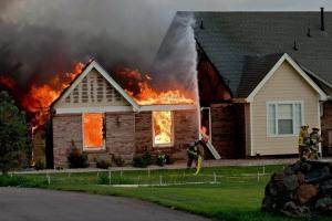 Cómo proteger su hogar de incendios: Recomendaciones pros