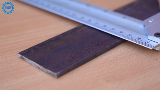 Partición de la placa de metal para la herramienta - pieza de trabajo